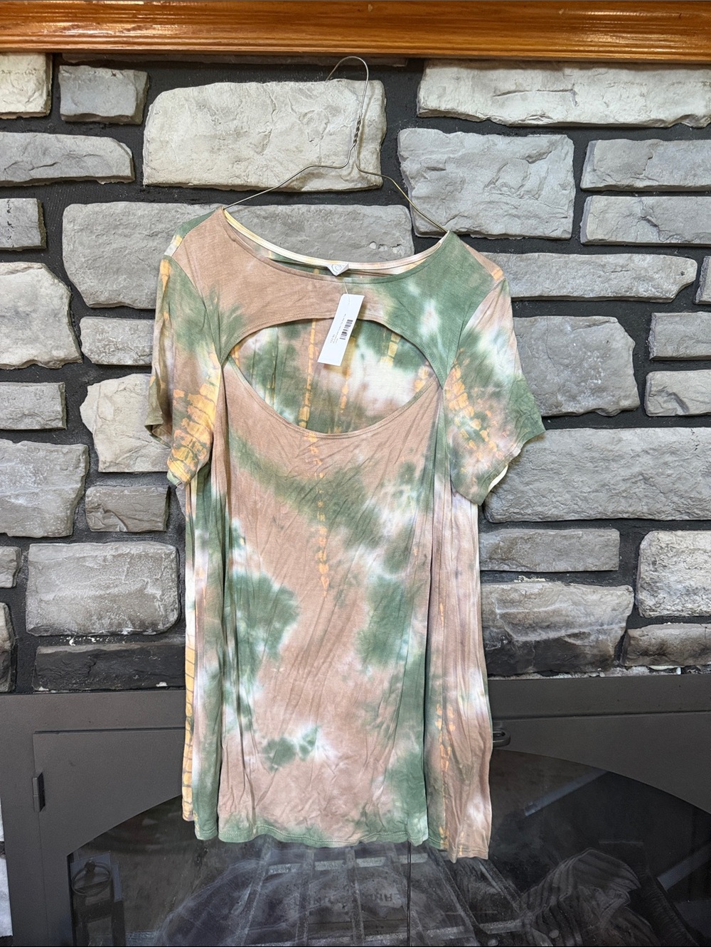 Tie-Dye Cutout Short Sleeve Top in Green and Tan